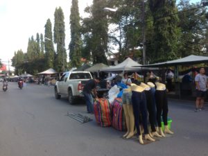 Saturday street market - Setting up