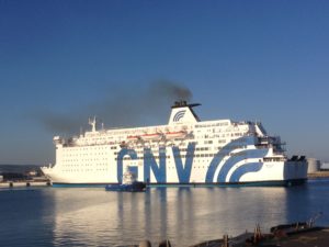 GNV Atlas (Tugboat with its la grosse enfant)