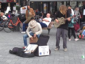 Leidseplein street performers