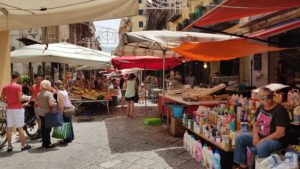 Fresh produce market