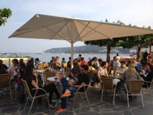 Cadaques-waterfront-bar