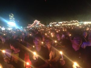 Singha Park, lighting candles in remembrance of the King