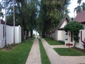 The road to Choeng Mon Beach