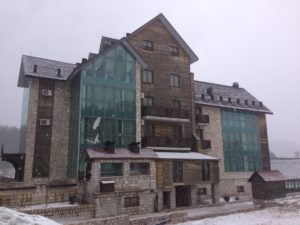 Monterosa Hotel - Snow falling