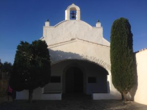 Little church on the way to Dali