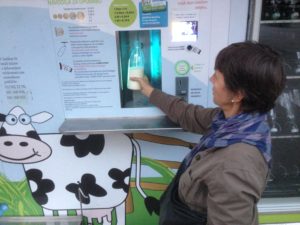 Fresh milk dispenser